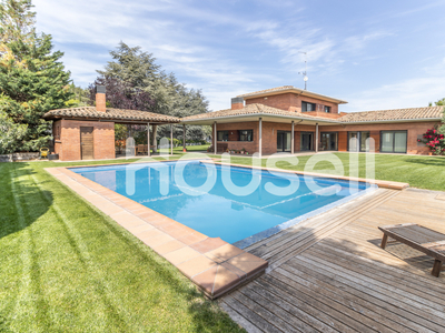 Chalet en venta 708 m² Calle Tagamanent, 08420 Canovelles (Barcelona)