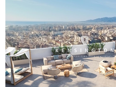 Espectacular apartamento con vistas a Málaga. 3 dormitorios y 2 baños Garaje y trastero