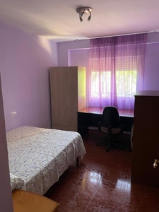 Habitaciones en C/ Gutierre tibon, Granada Capital por 250€ al mes