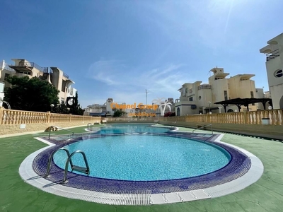 Venta de casa con piscina y terraza en La Mata (Torrevieja), Torreblanca