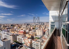 Piso espectacular ático con vistas panoramicas al mar y a toda en Barcelona