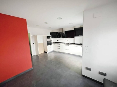 Alquiler de piso en Centro - Murcia de 3 habitaciones con garaje y aire acondicionado