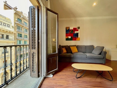 Alquiler de piso en vía Laietana de 3 habitaciones con terraza y muebles
