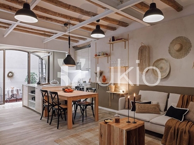 Alquiler de piso en Vila de Gràcia de 1 habitación con terraza y muebles