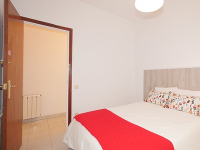 Habitación cómoda en alquiler en el apartamento de 5 dormitorios, Barri Gòtic.