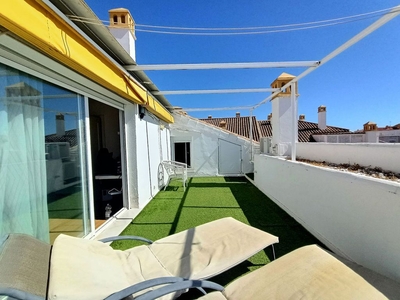 Venta de ático en calle Urb Rosamar de 3 habitaciones con terraza y piscina