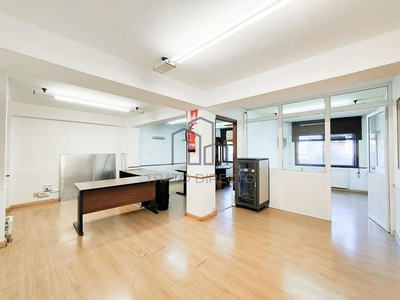 Venta de piso en Areal – Zona Centro de 2 habitaciones con garaje y calefacción