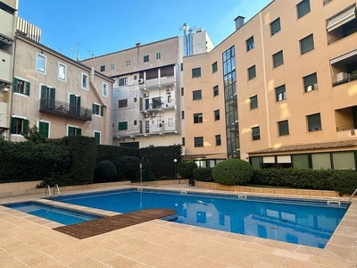 Venta de piso en Mercat - La Missió - Plaça dels Patins de 5 habitaciones con terraza y piscina