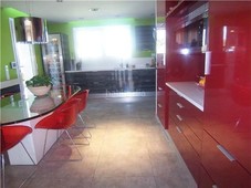 Chalet con 10 habitaciones con parking, piscina, calefacción y aire acondicionado en Cerdanyola del Vallès