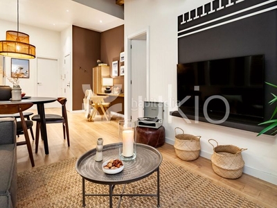 Alquiler apartamento amueblado con ascensor, calefacción y aire acondicionado en Barcelona