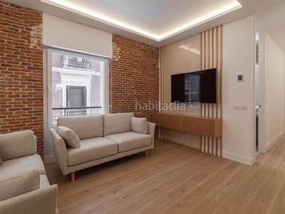 Piso en pasaje enrique ruano 2 piso con 3 habitaciones amueblado con calefacción y aire acondicionado en Madrid