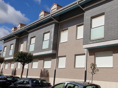 Venta de piso en calle Ebro de 2 habitaciones con garaje y calefacción
