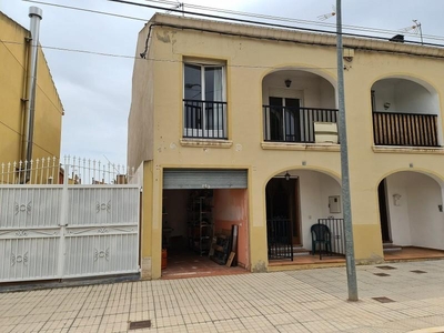 Casa adosada en venta en Villena
