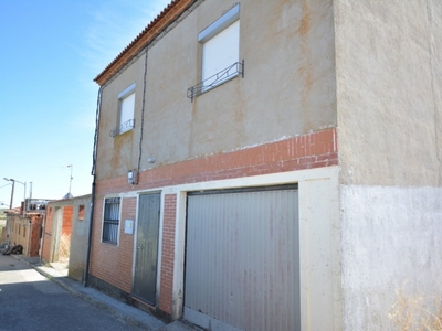 Casa en venta con garaje en Siete Iglesias de Trabancos.