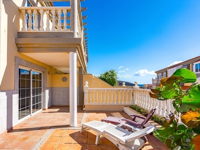 Venta de casa con piscina en El Medano (Granadilla de Abona)