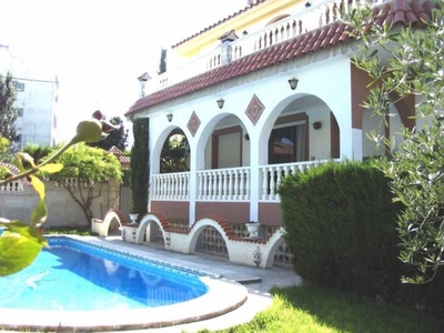 Venta de casa con piscina y terraza en Sant Carles de la Ràpita, Alcanar playa