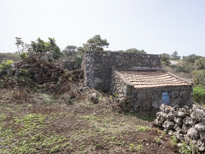 VENTA DE VIVIENDA A REFORMAR CON FINCA EN VALVERDE EL HIERRO Venta Valverde