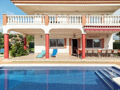 Villa en alquiler a 1500 m de la playa, wifi,