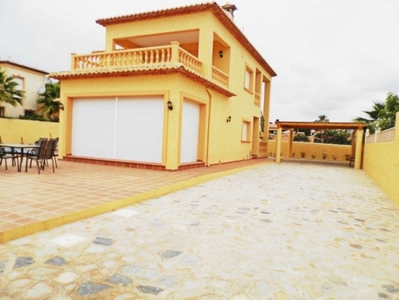Villa en venta con piscina en Cometa Carrio Calpe.