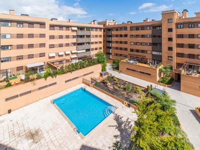 Vivienda de 107m2 con 3 dormitorios y 2 baños, garaje y piscina en Avenida Picos de Europa, 1 el municipio de Ciempozuelos. Madrid Venta Ciempozuelos