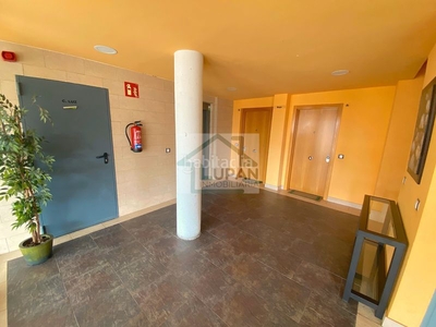 Piso en calle durillo piso con 3 habitaciones con ascensor, parking, calefacción, aire acondicionado y vistas a la montaña en Rozas de Madrid (Las)