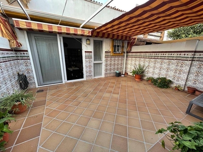 Venta Casa adosada Algeciras. Plaza de aparcamiento con balcón calefacción central 140 m²