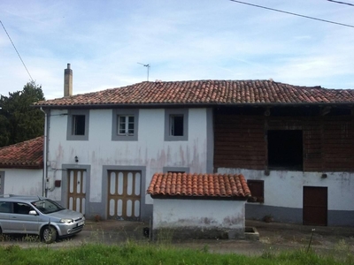 Venta Casa unifamiliar en Pasaje Carabaño 14 Cabranes. A reformar 220 m²