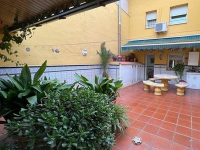 Venta Chalet en Carrer de Santa Marta Terrassa. Buen estado con terraza 203 m²