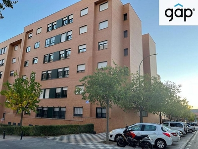 Venta de piso en San Fernando - Carretera de Valencia de 3 habitaciones con terraza y garaje