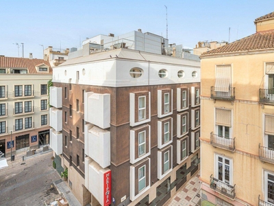Venta Piso Málaga. Piso de tres habitaciones en Málaga. Tercera planta con balcón