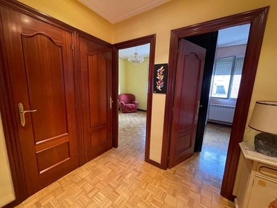 Alquiler de piso en Miranda de Ebro de 2 habitaciones con muebles y calefacción