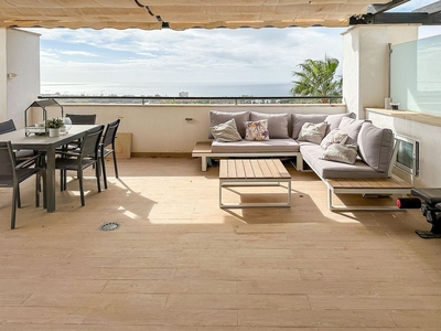 Ático en venta en Los Monteros - Bahía de Marbella de 3 habitaciones con terraza y piscina