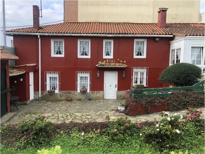 Casa con terreno en Ferrol