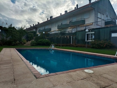 Dúplex en venta en Bordóns-Dorrón de 3 habitaciones con piscina y garaje