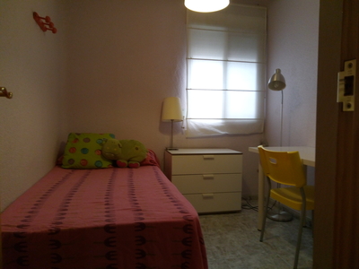 Habitación Individual en Calle de Don José Maluquer y Salvador 10