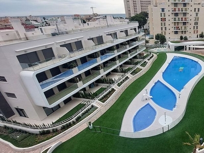 Piso en alquiler en calle Violoncellista Vicente Perello de 4 habitaciones con terraza y piscina