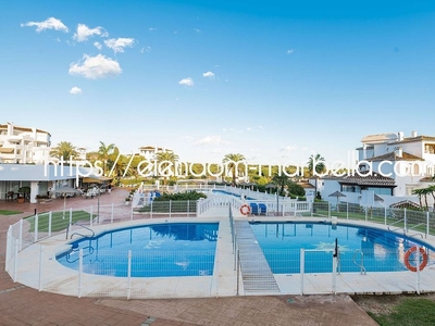 Piso en venta en Elviria de 1 habitación con terraza y piscina