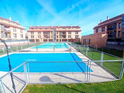 Piso en venta en Illescas de 4 habitaciones con terraza y piscina