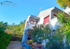 Casa propiedad con 3 viviendas a 250m de la playa en Vandellòs i l´Hospitalet de l´Infant