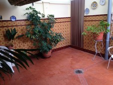 Venta de casa con terraza en Puertollano