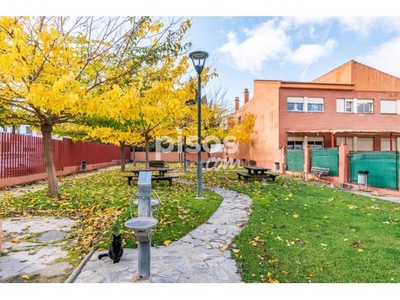 Casa adosada en venta en Armilla