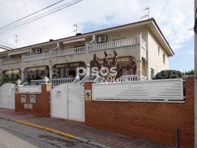 Casa adosada en venta en Avinguda del Mediterrani, 36, cerca de Carrer del Sol en Cunit por 248.000 €