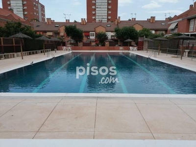 Casa adosada en venta en Calle de la Amistad en Loranca- Nuevo Versalles-Parque Miraflores por 415.000 €