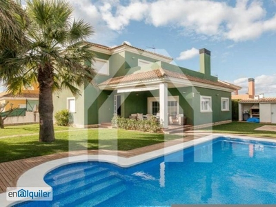 Casa con piscina de 4 habitaciones en San Antonio de Benagéber
