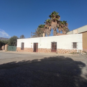 Casa con terreno en Gádor