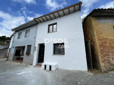 Casa en venta en Calle La Horrea en Santiago Arenas-Carbayín-Lieres por 18.000 €