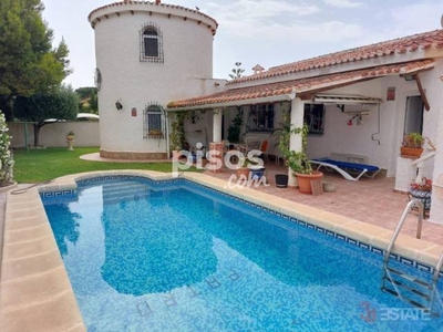 Chalet en venta en Cabo Roig-La Zenia-La Regia