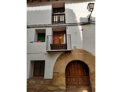 Estupenda Casa de Pueblo en Fuentes de Rubielos