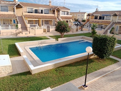 Piso de 2 habitaciones y piscina en Orihuela Costa (Villamartín)