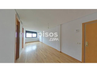 Piso en alquiler en Calle de Galileo, cerca de Calle de Fernando 'El Católico' en Arapiles por 985 €/mes